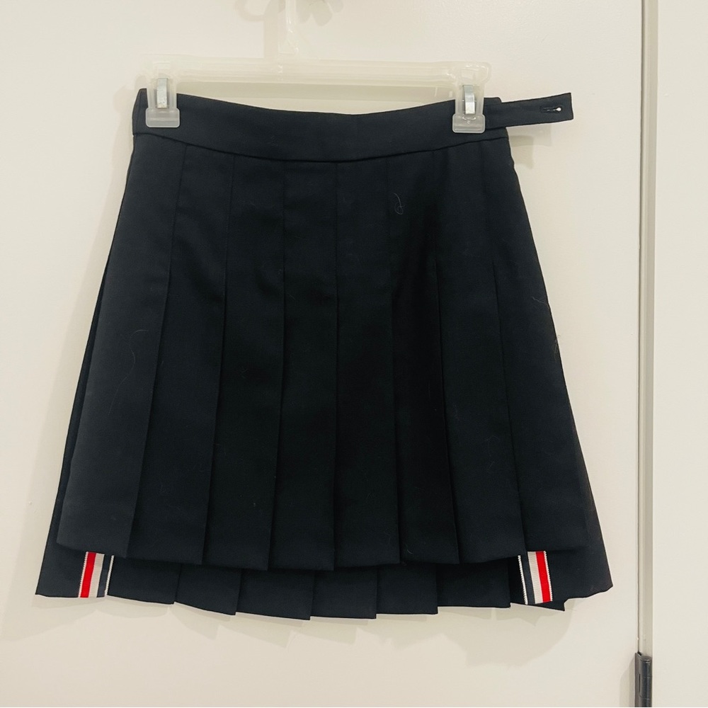 Thom Browne NAVY SCHOOL UNIFORM STRIPE BACK PLEAT MINI SKIRT - 36